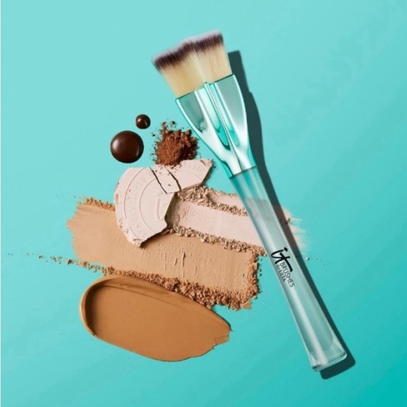 IT Cosmetics Limited Edition Super Star Foundation Brush bundle - Picture 5 of 10